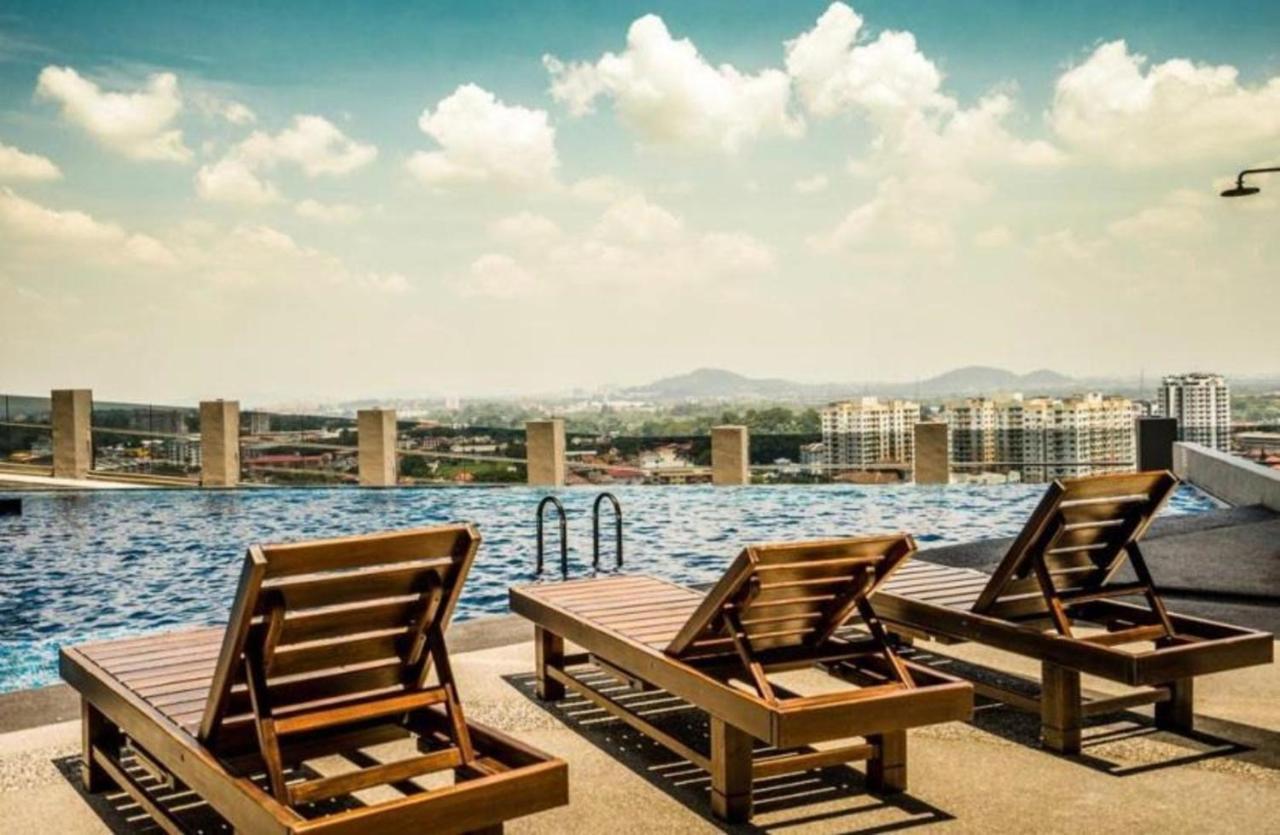 Pangsapuri Imperio,res - Chinoiserie -- Art -- Pool View Malacca
